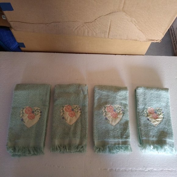 Bath Set Of 4 Mint Green Embellished Fingertip Towels Poshmark
